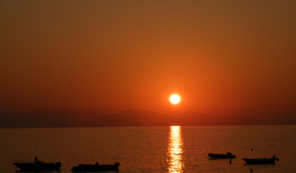 Tramonto all'Elba con profilo della Corsica
